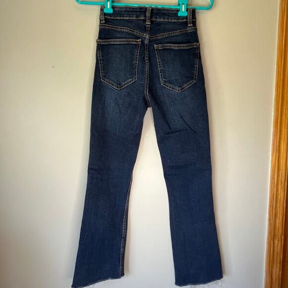 Zara Dark Wash Cropped Bootcut Jean Size 2 - Picture 2 of 11